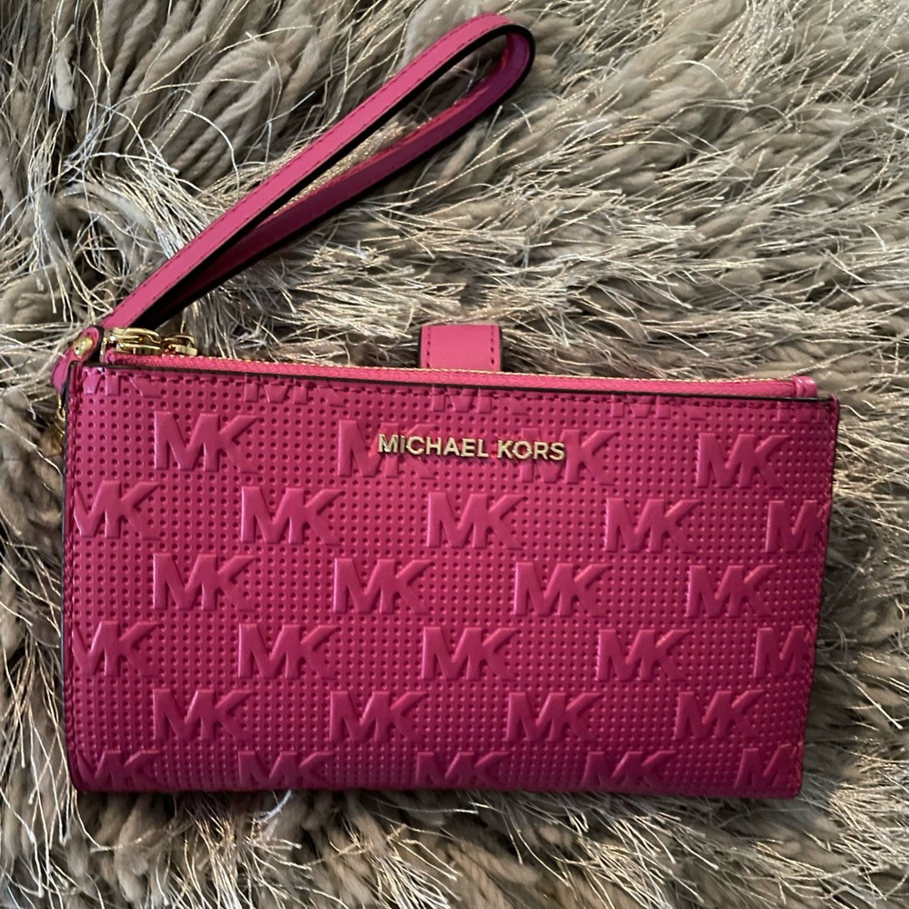 Michael Kors Jet Set wristlet/wallet